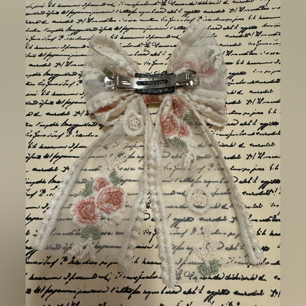 Cream lace rose bow-medium length - Picture 2 of 2